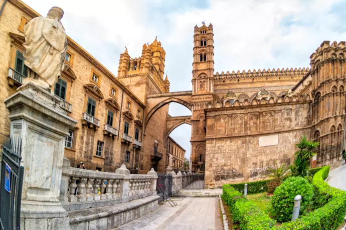 <img alt="" src="/user/pages/03.tours/palermo/maxw-6901.jpg?alt" />