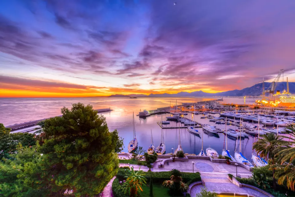 <img alt="" src="/user/pages/03.tours/palermo/maxw-6907.jpg?alt" />